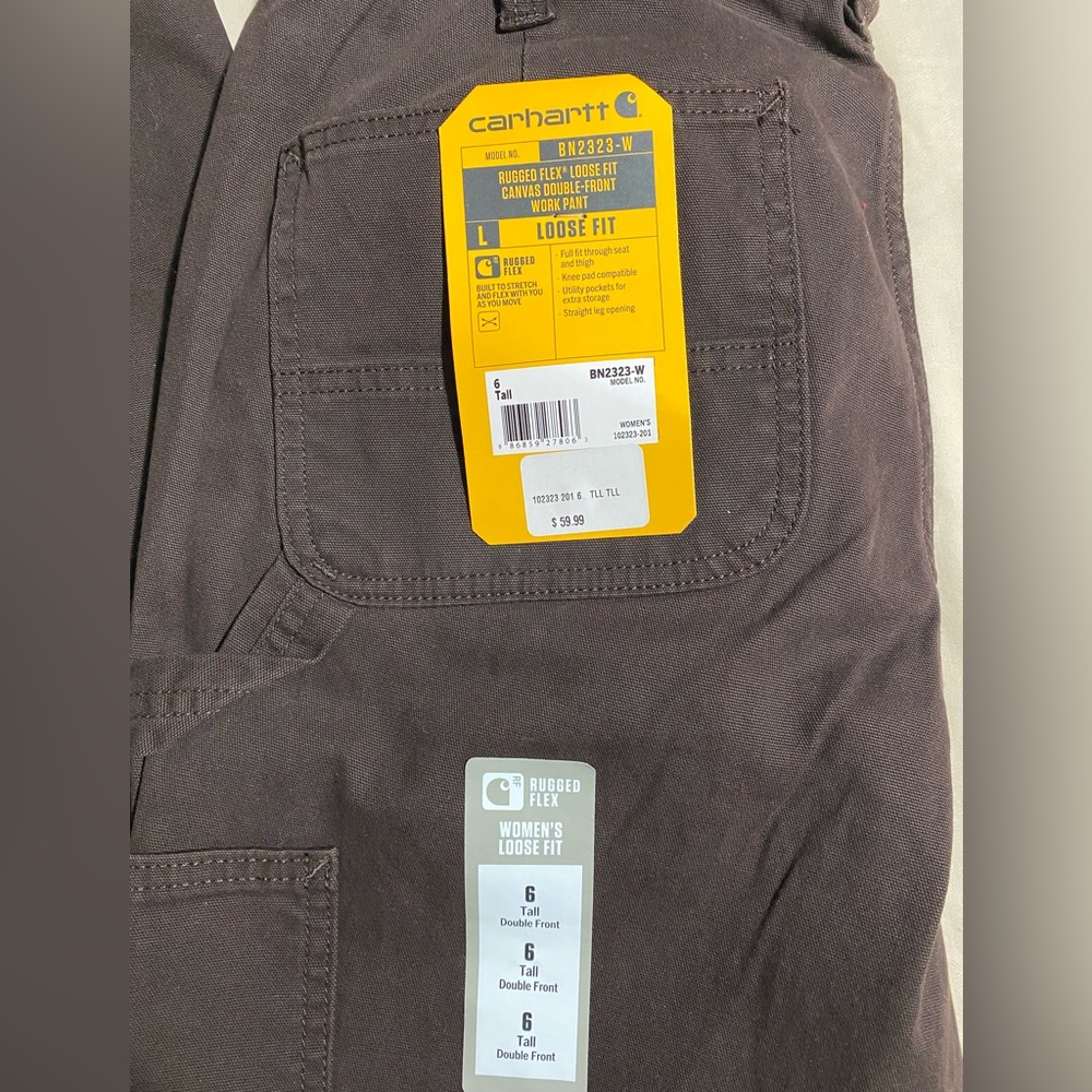 Womens carhartt pants, size 6 Long. NWT